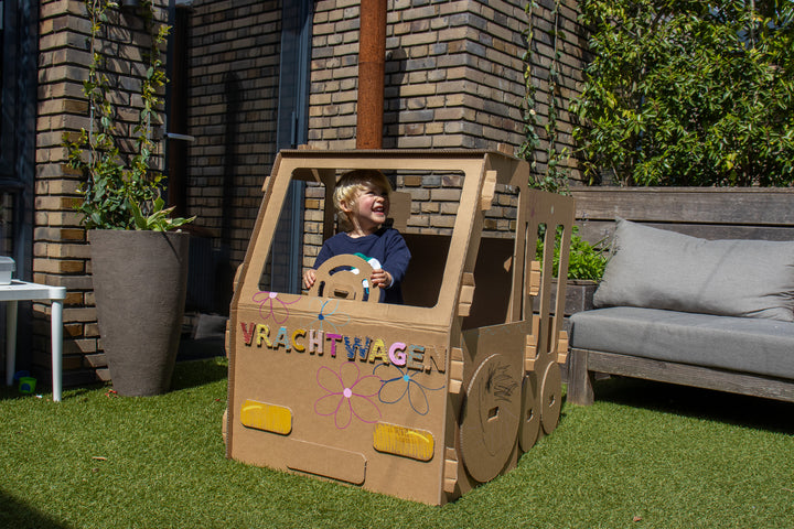 LKW aus Pappe