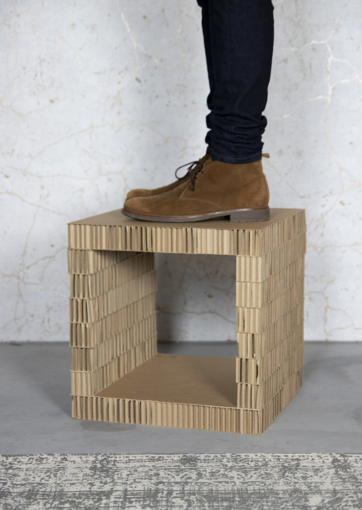 Karton Alaska Schrank