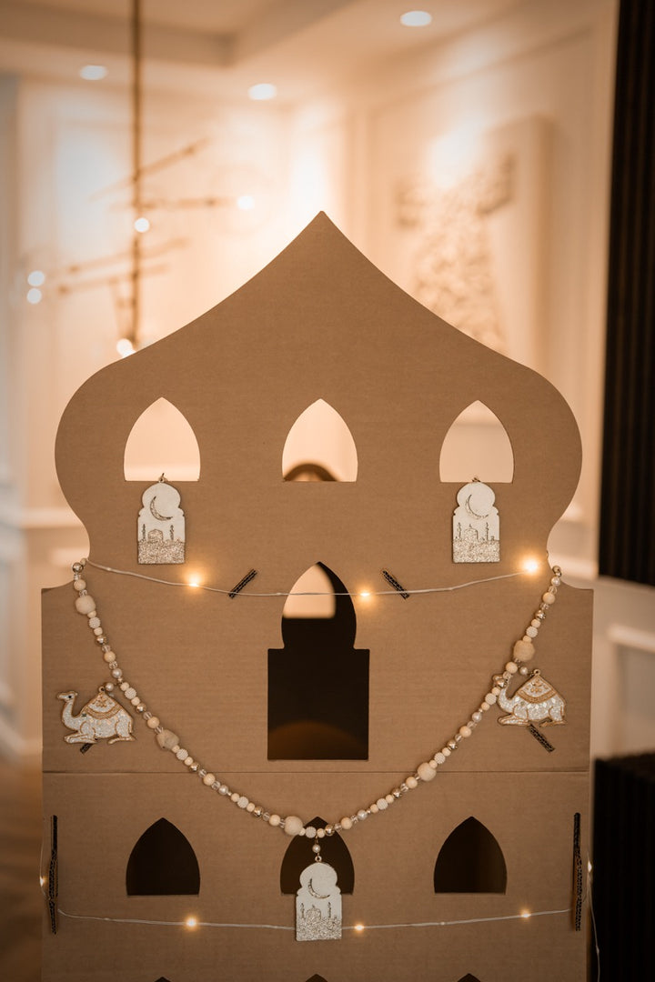Arabisches Spielhaus aus Pappe