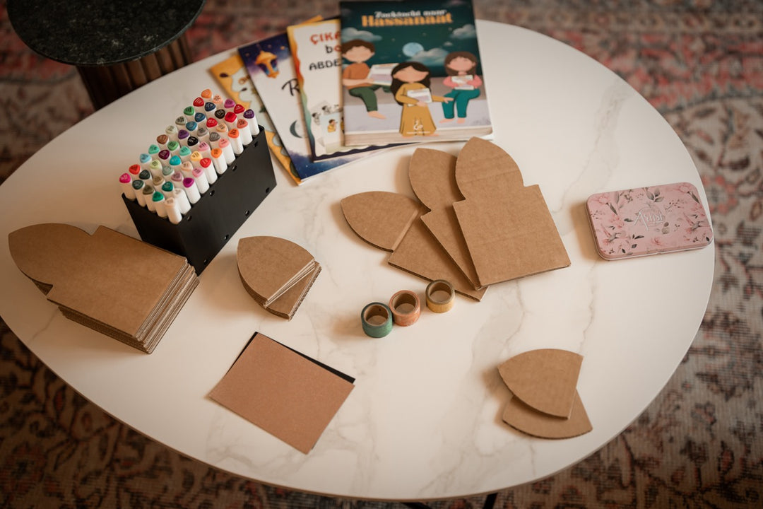 Arabisches Spielhaus aus Pappe