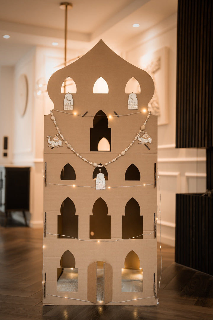 Arabisches Spielhaus aus Pappe