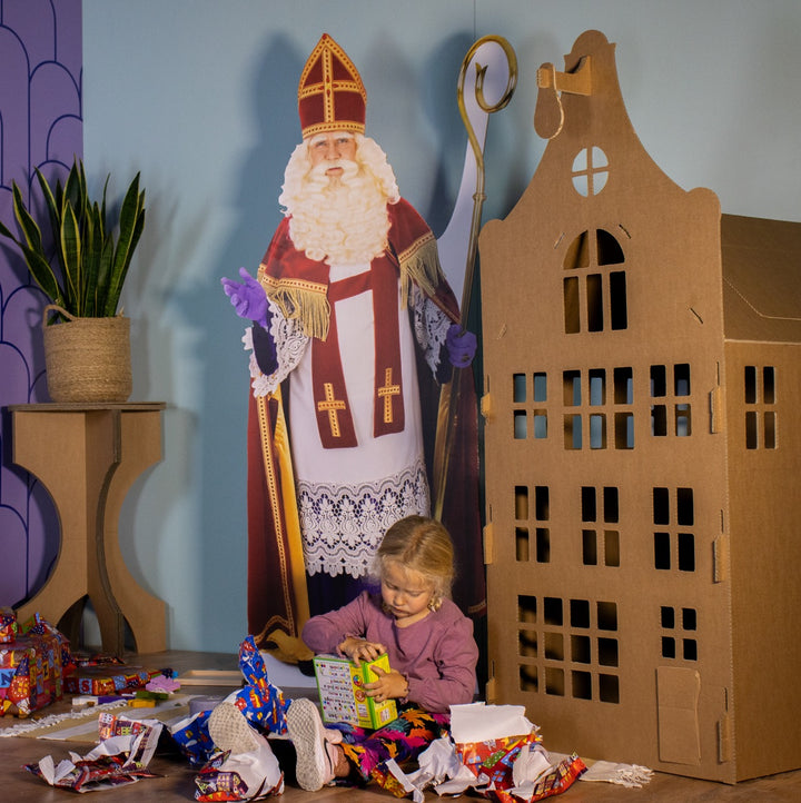 Cardboard Sinterklaas holiday package