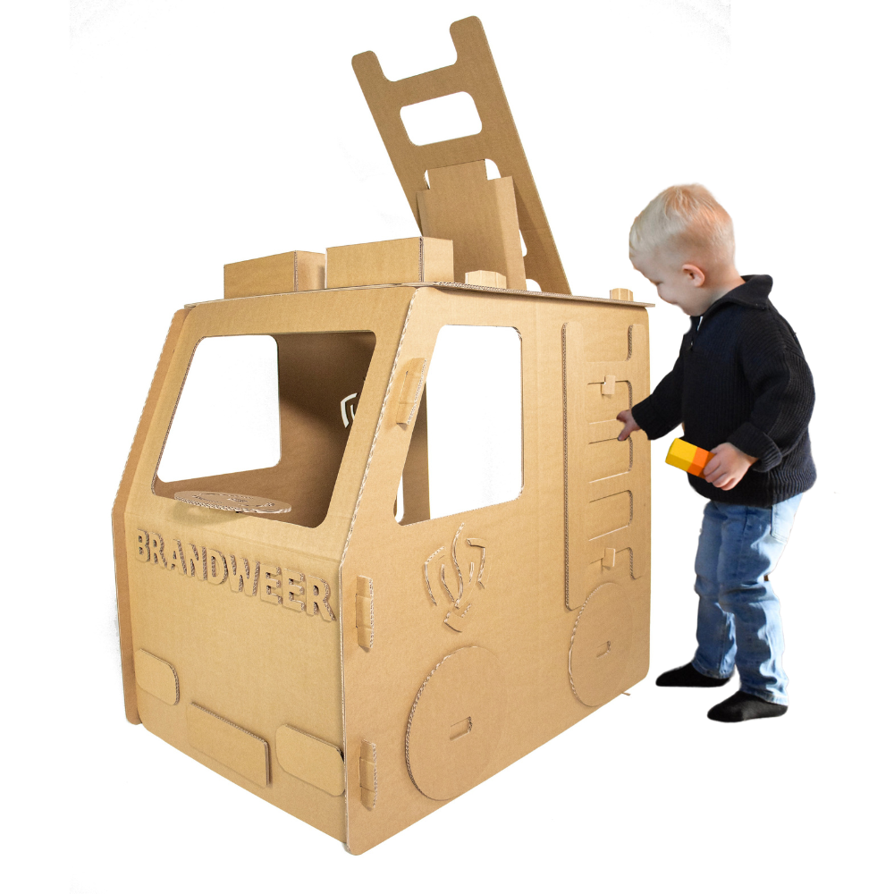 Kartonnen brandweerwagen