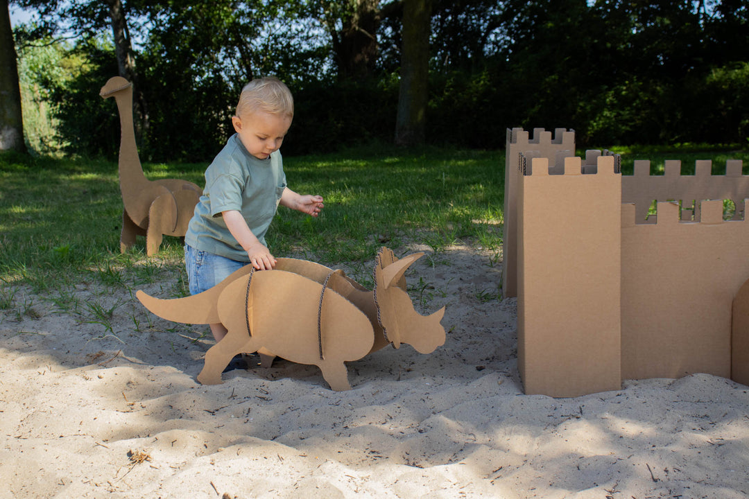 Kartonnen triceratops dinosaurus