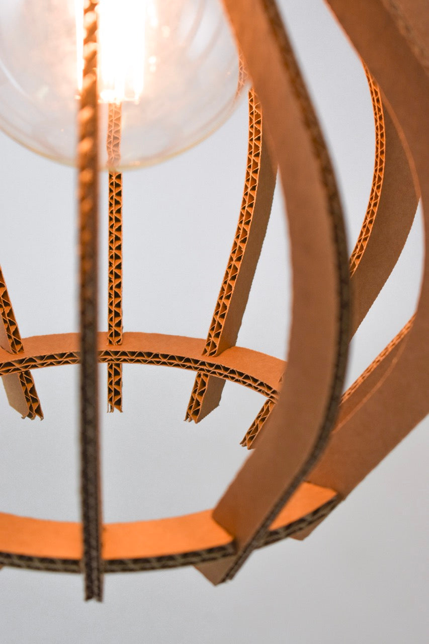 Hardenberg-Lampe aus Karton