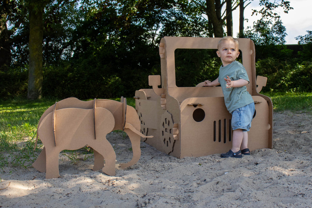 Elefant aus Pappe