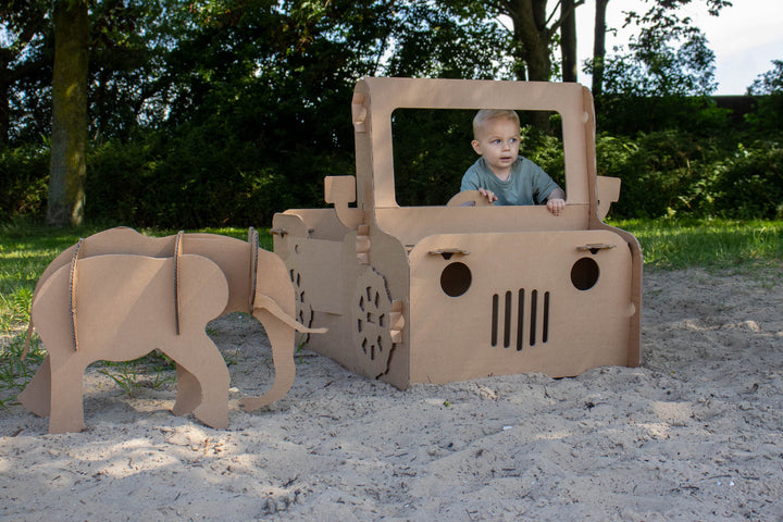Elefant aus Pappe