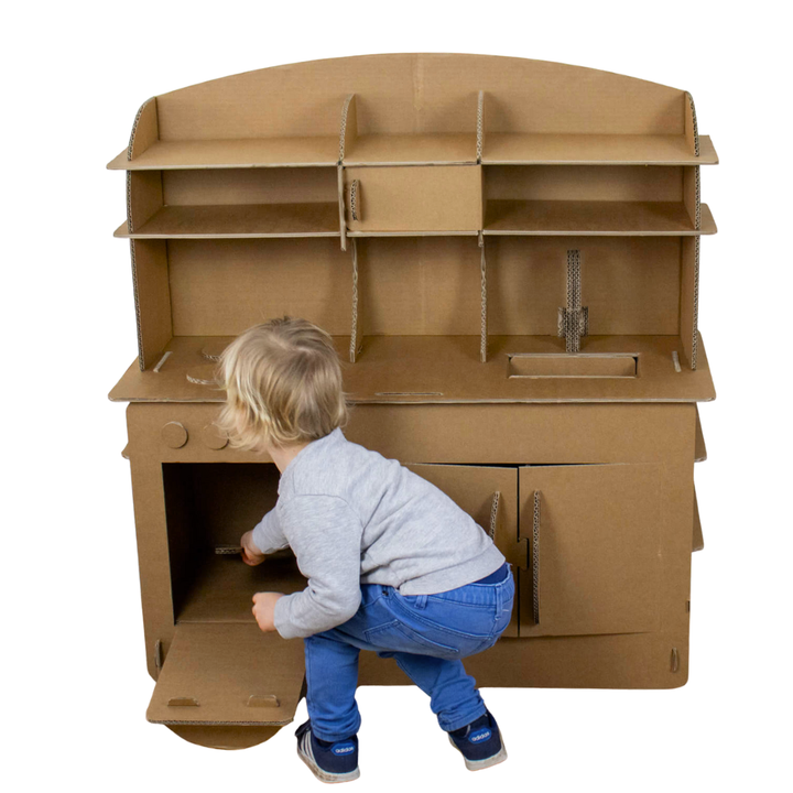 Kartonnen kinder keukentje