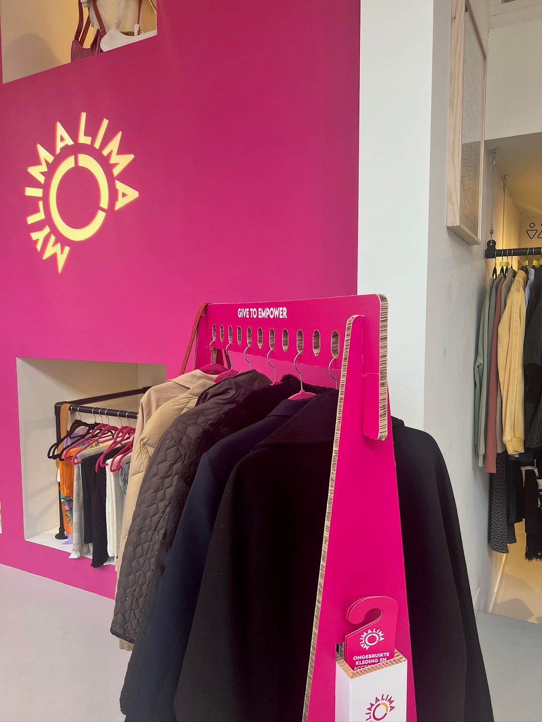 Kartonnen bedrukt kledingrek