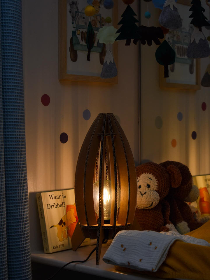 Kartonnen meise lamp