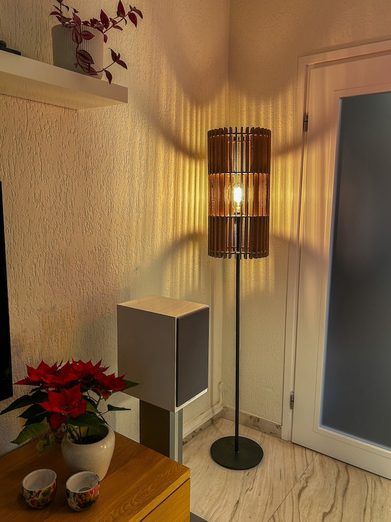 Cardboard nest lamp
