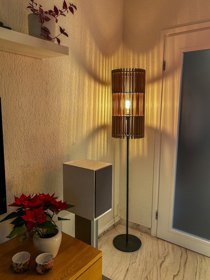 Cardboard nest lamp