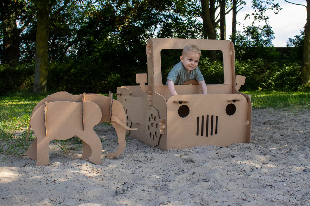 Elefant aus Pappe