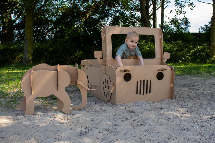 Elefant aus Pappe