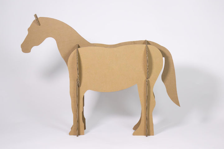 Pferd aus Pappe