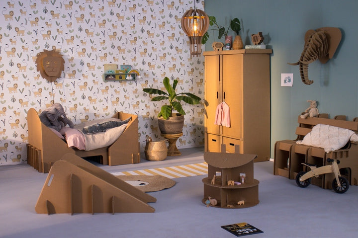 Kartonnen poppenhuis rond