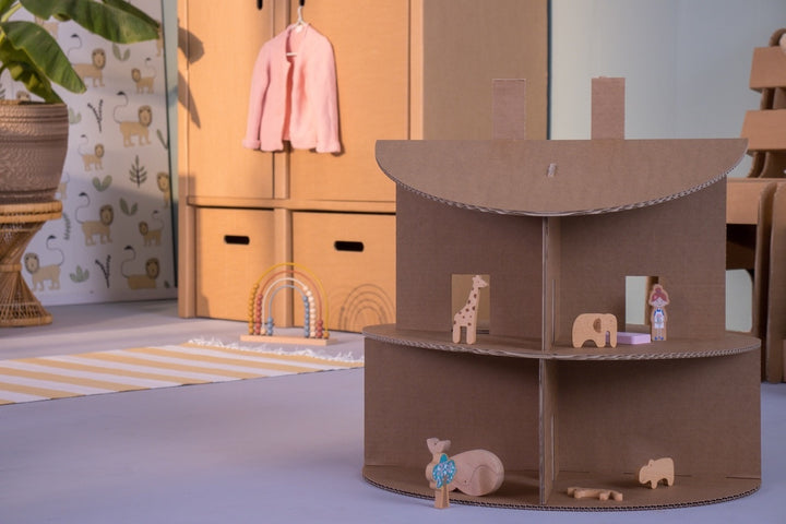 Kartonnen poppenhuis rond
