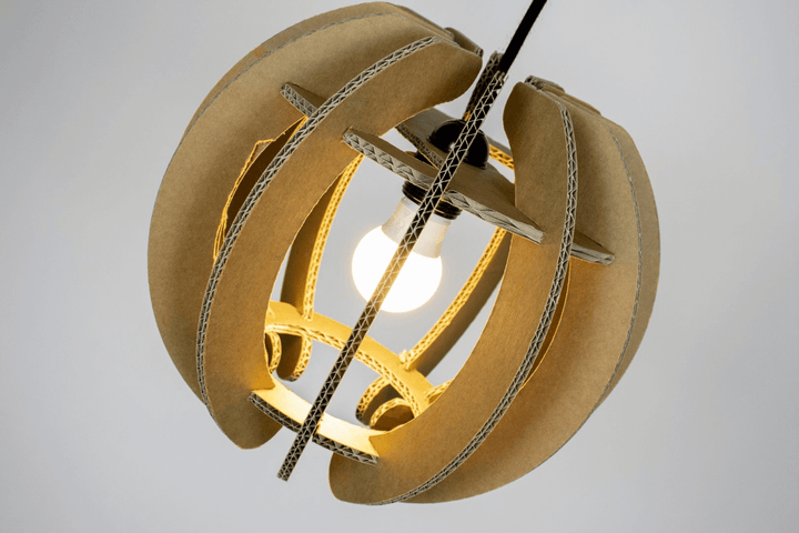Kartonnen skanderborg lamp