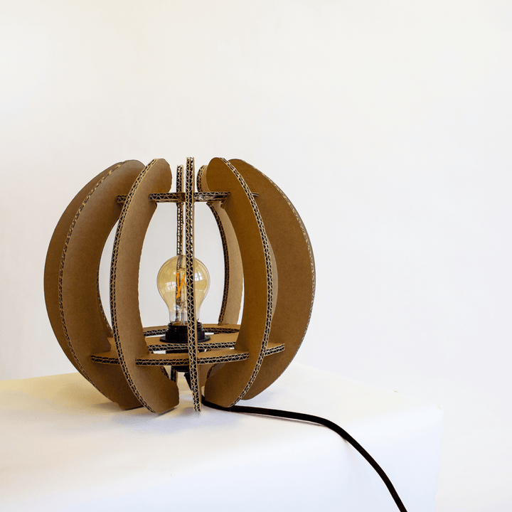 Kartonnen skanderborg lamp