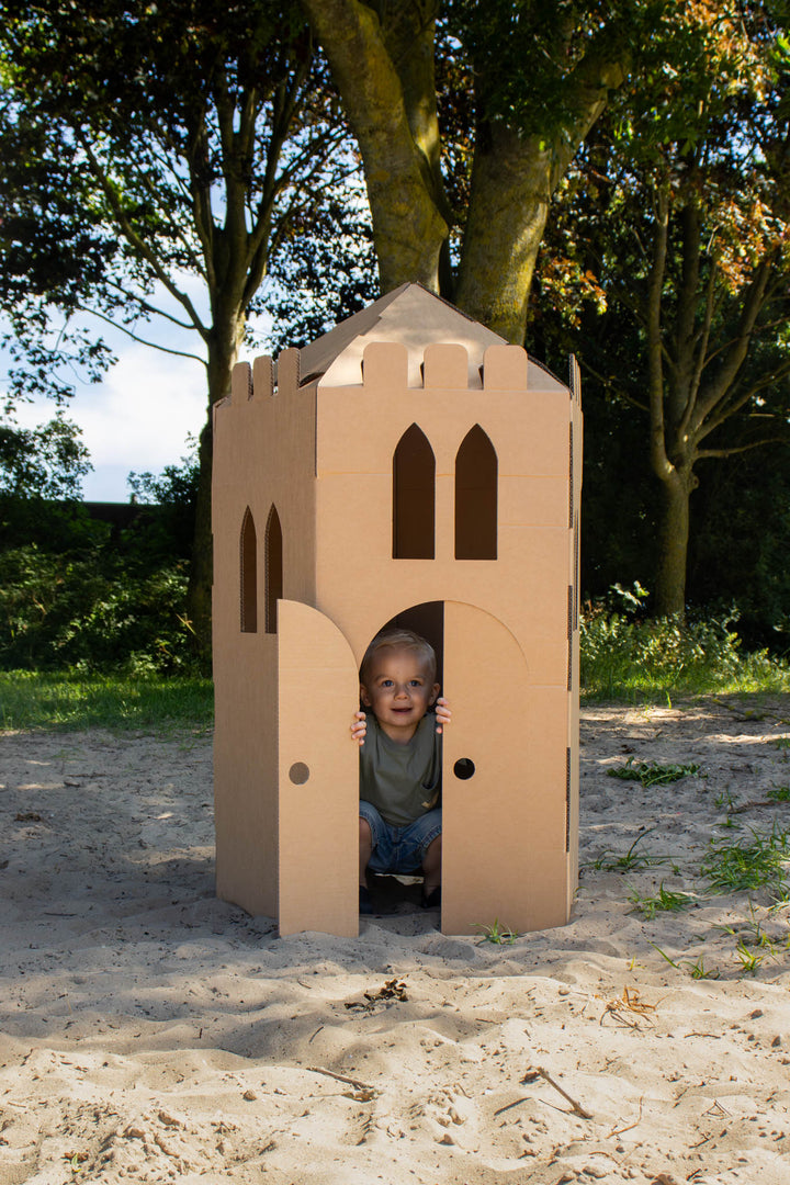 Burg aus Pappe